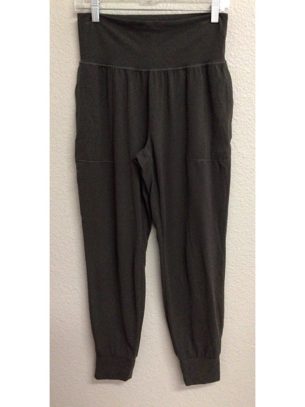 Athleta Womens Small Pants Salutation Jogger In Powervita Gray Pockets